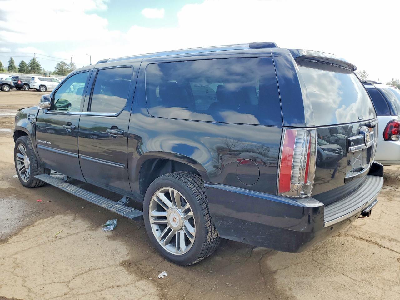 2013 Cadillac Escalade Esv Premium - zdjęcie 2
