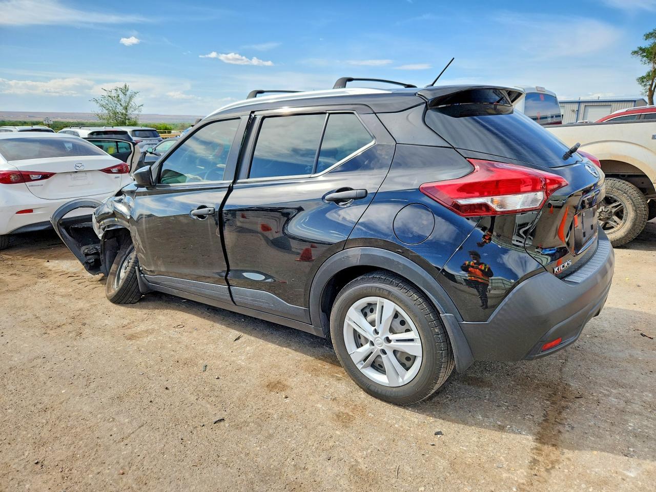 2019 Nissan Kicks S - zdjęcie 2