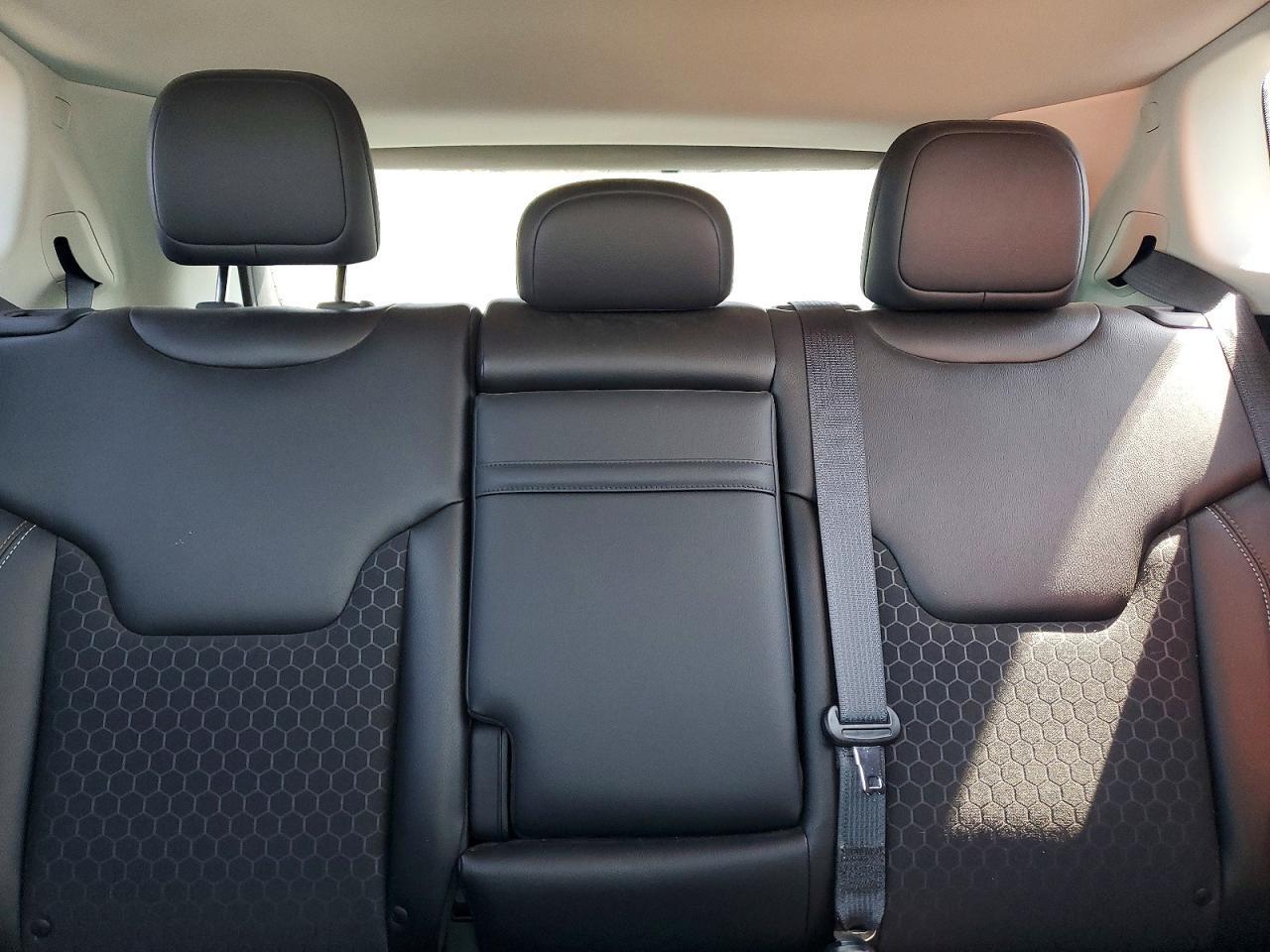 2018 Jeep Compass Latitude - zdjęcie 10