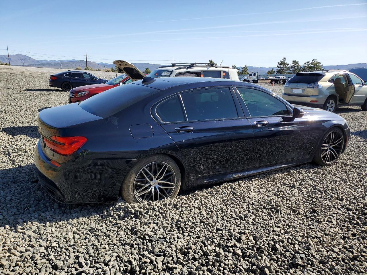 2017 BMW 750 I - zdjęcie 3