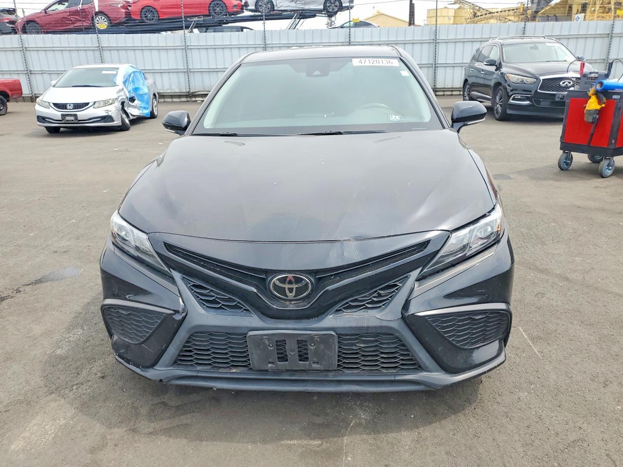 2024 Toyota Camry Se - zdjęcie 9