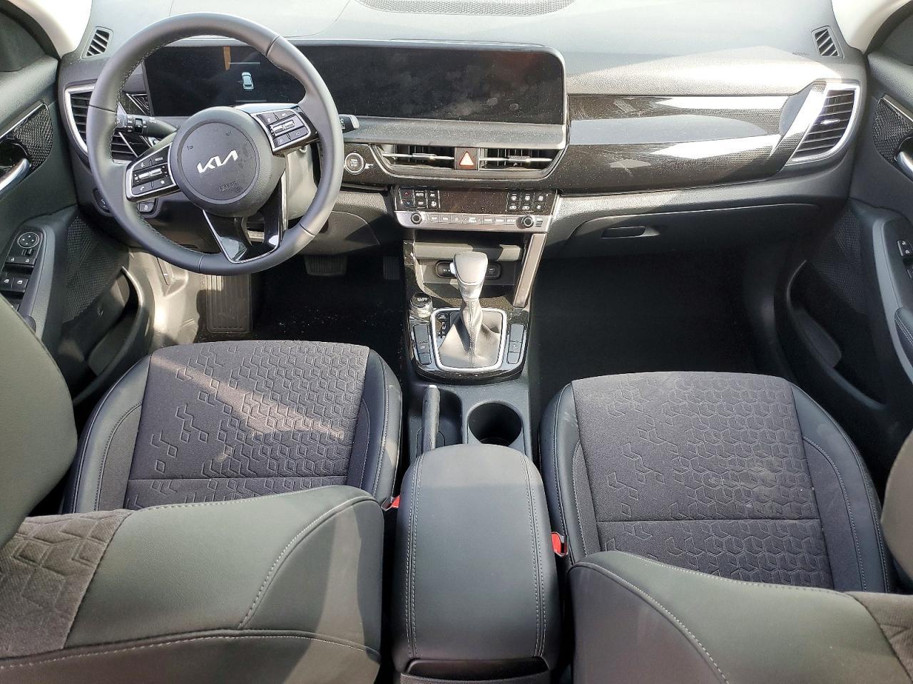 2026 Kia Seltos S - zdjęcie 8