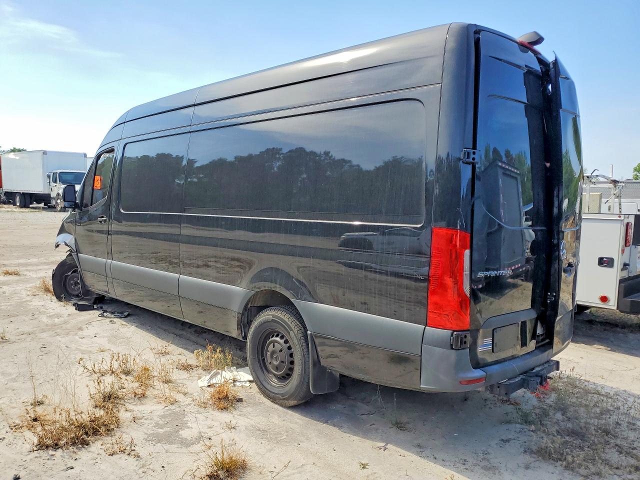2023 Mercedes-Benz Sprinter 2500 - zdjęcie 2