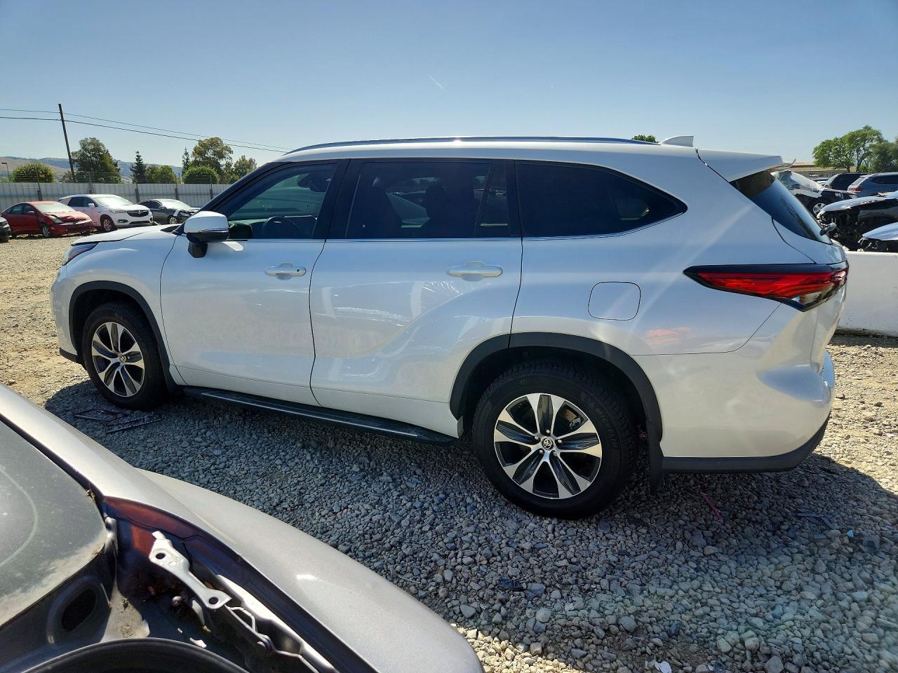 2021 Toyota Highlander Xle - zdjęcie 2