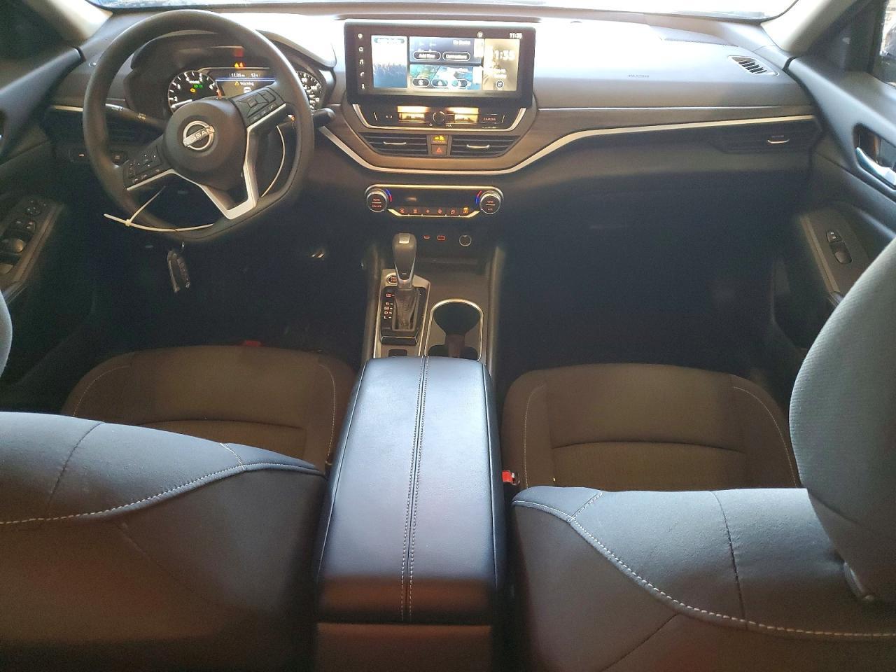 2025 Nissan Altima Sv - zdjęcie 8