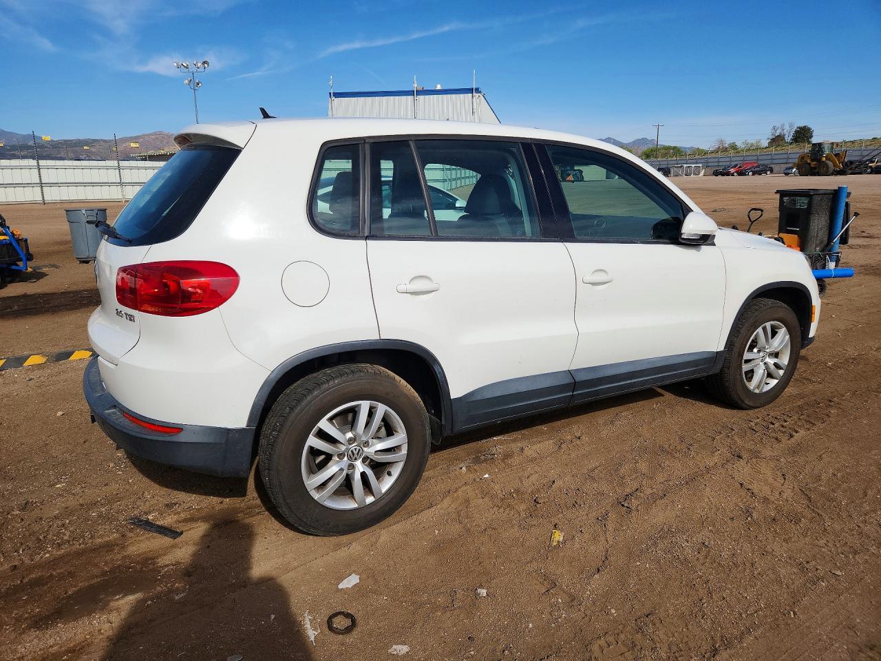 2013 Volkswagen Tiguan S - zdjęcie 3