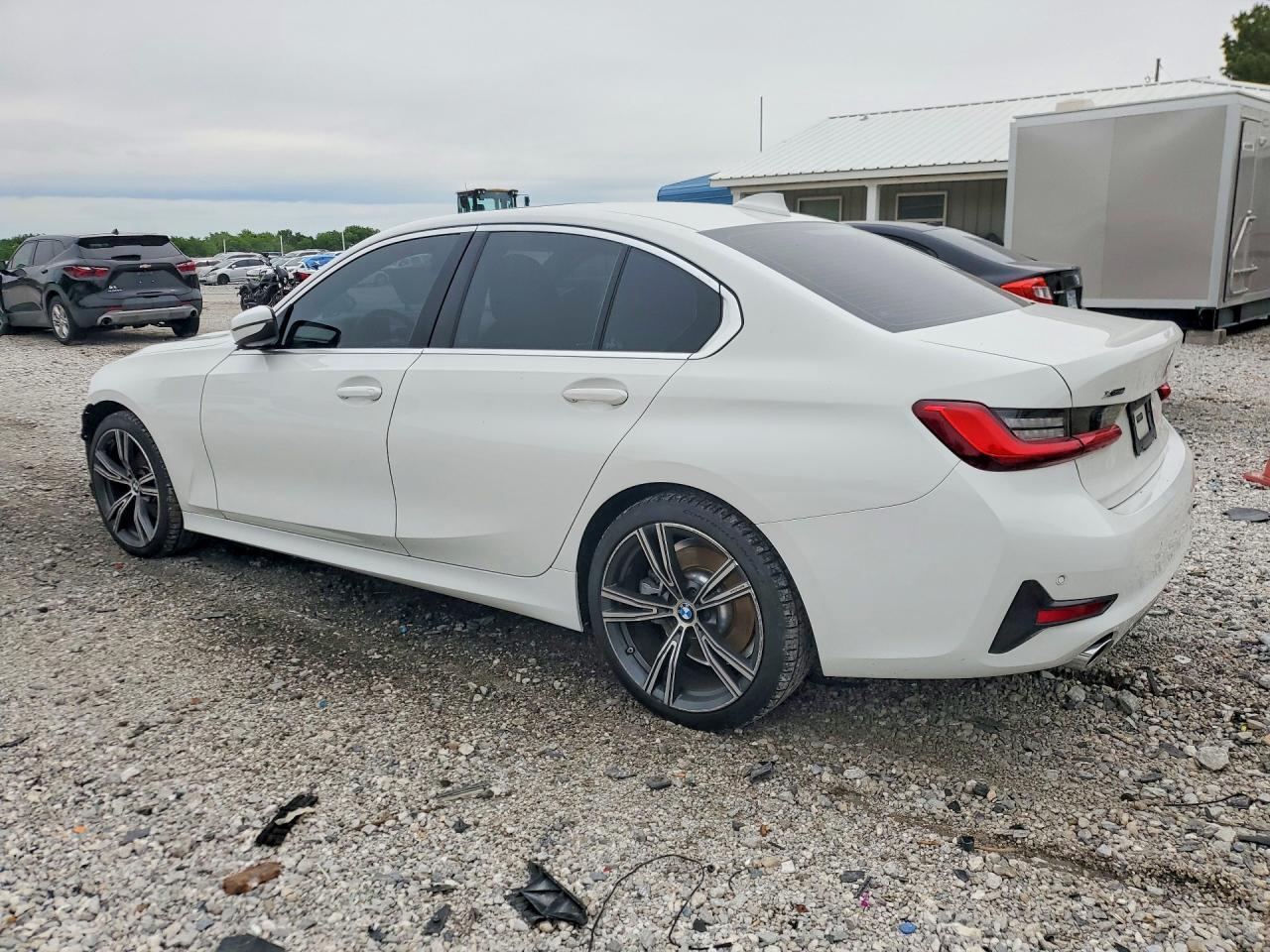 2020 BMW 330Xi - zdjęcie 2