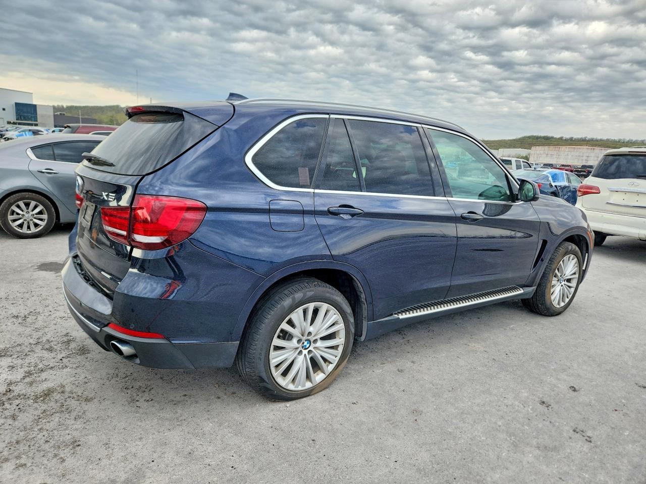 2016 BMW X5 xDrive35I - zdjęcie 3