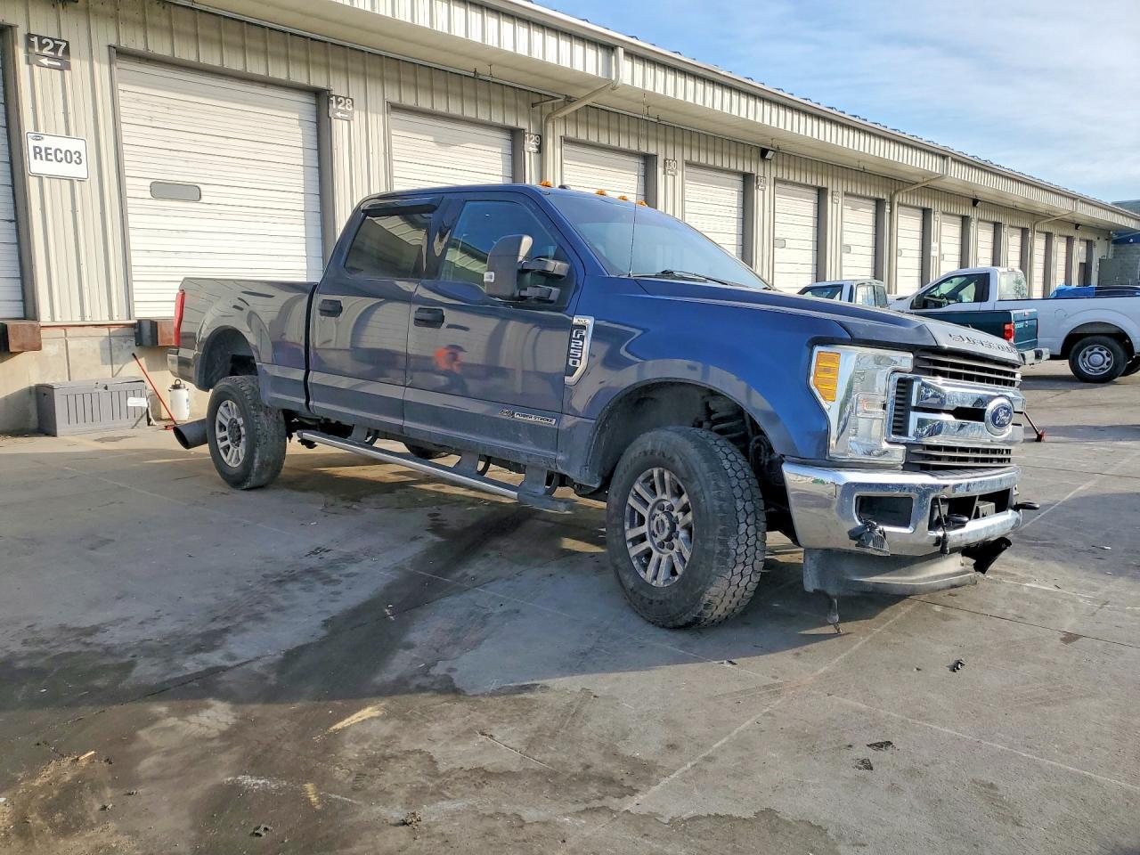2017 Ford F250 Super Duty - zdjęcie 4