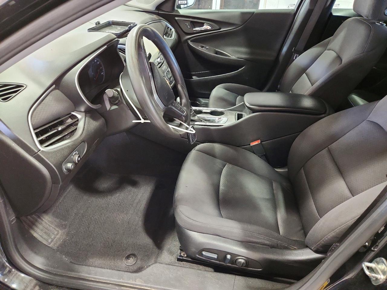 2022 Chevrolet Malibu Ls - zdjęcie 7