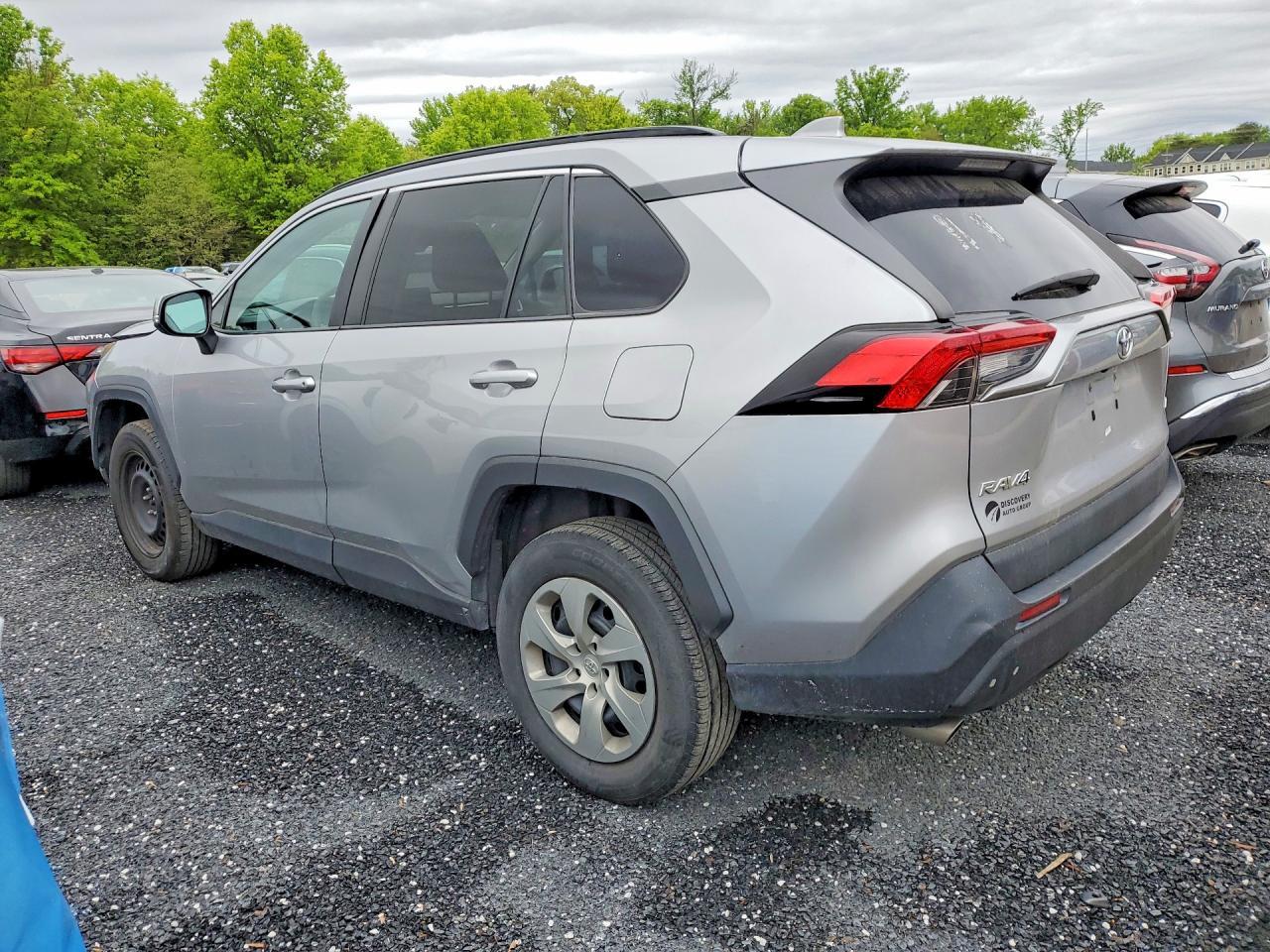 2021 Toyota Rav4 Le - zdjęcie 2