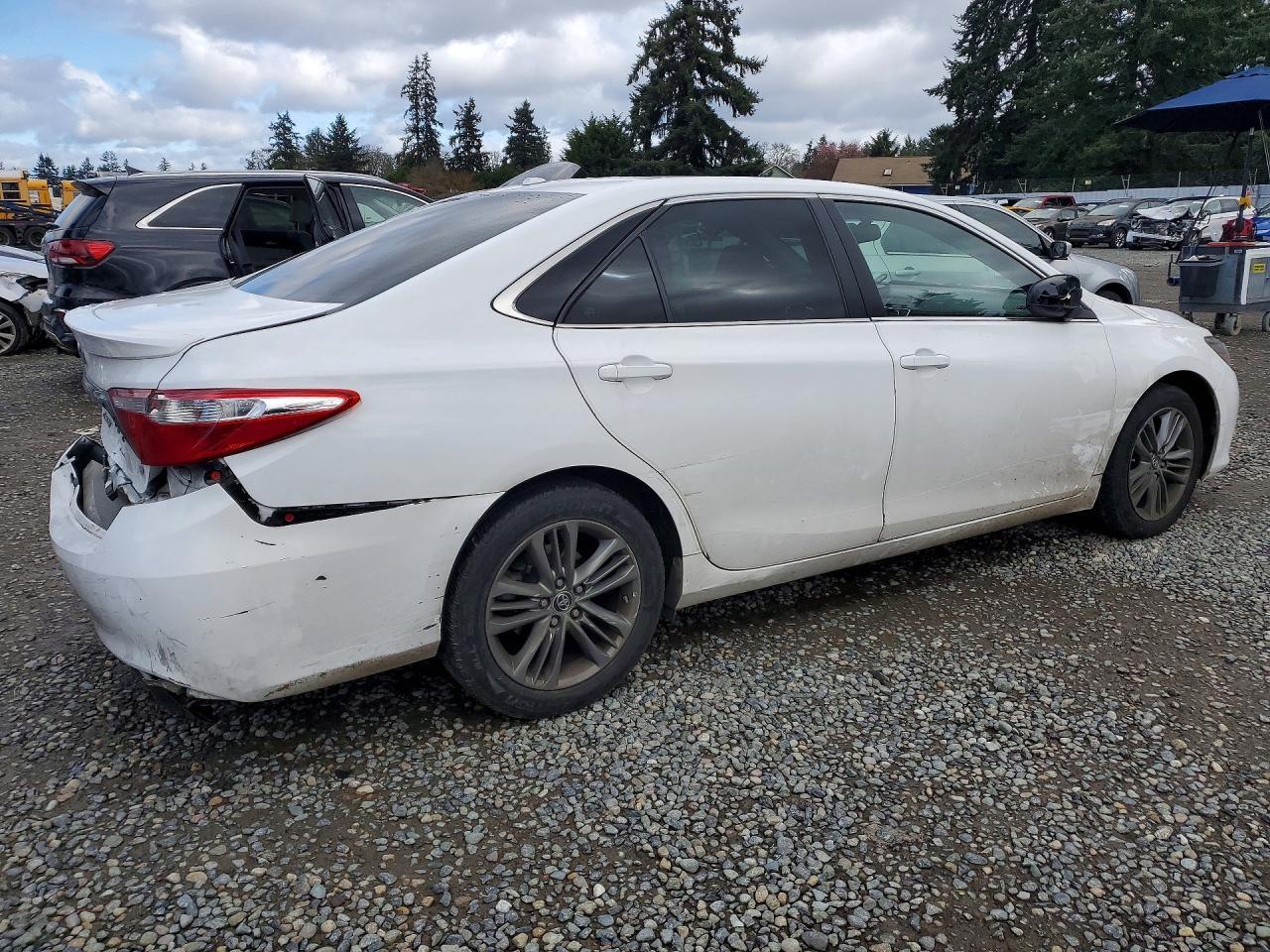 2015 Toyota Camry Se - zdjęcie 3
