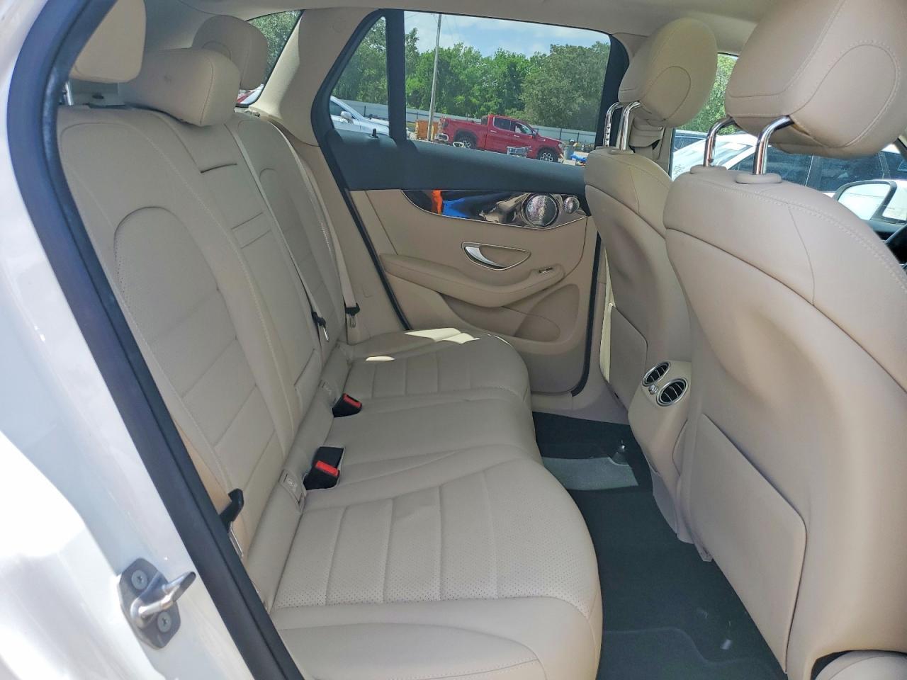 2020 Mercedes Benz Glc 300 - zdjęcie 11