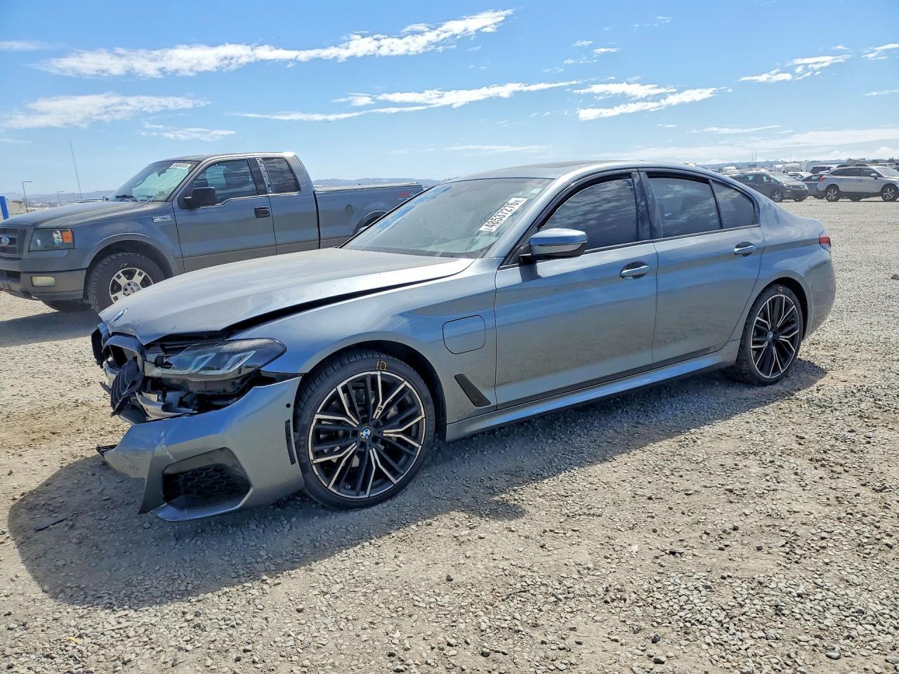 2021 BMW 530E - zdjęcie główne