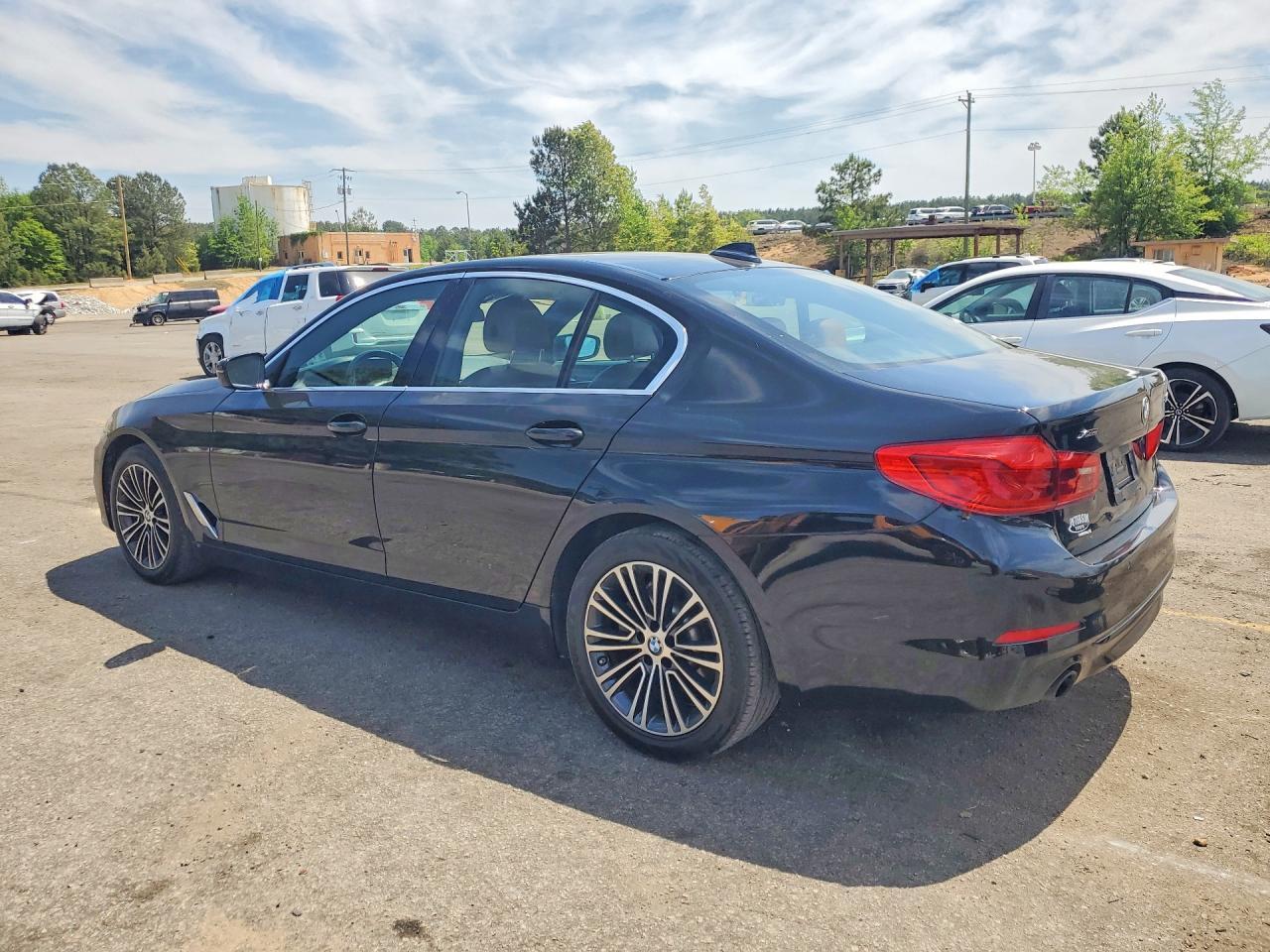 2019 BMW 530 Xi - zdjęcie 2