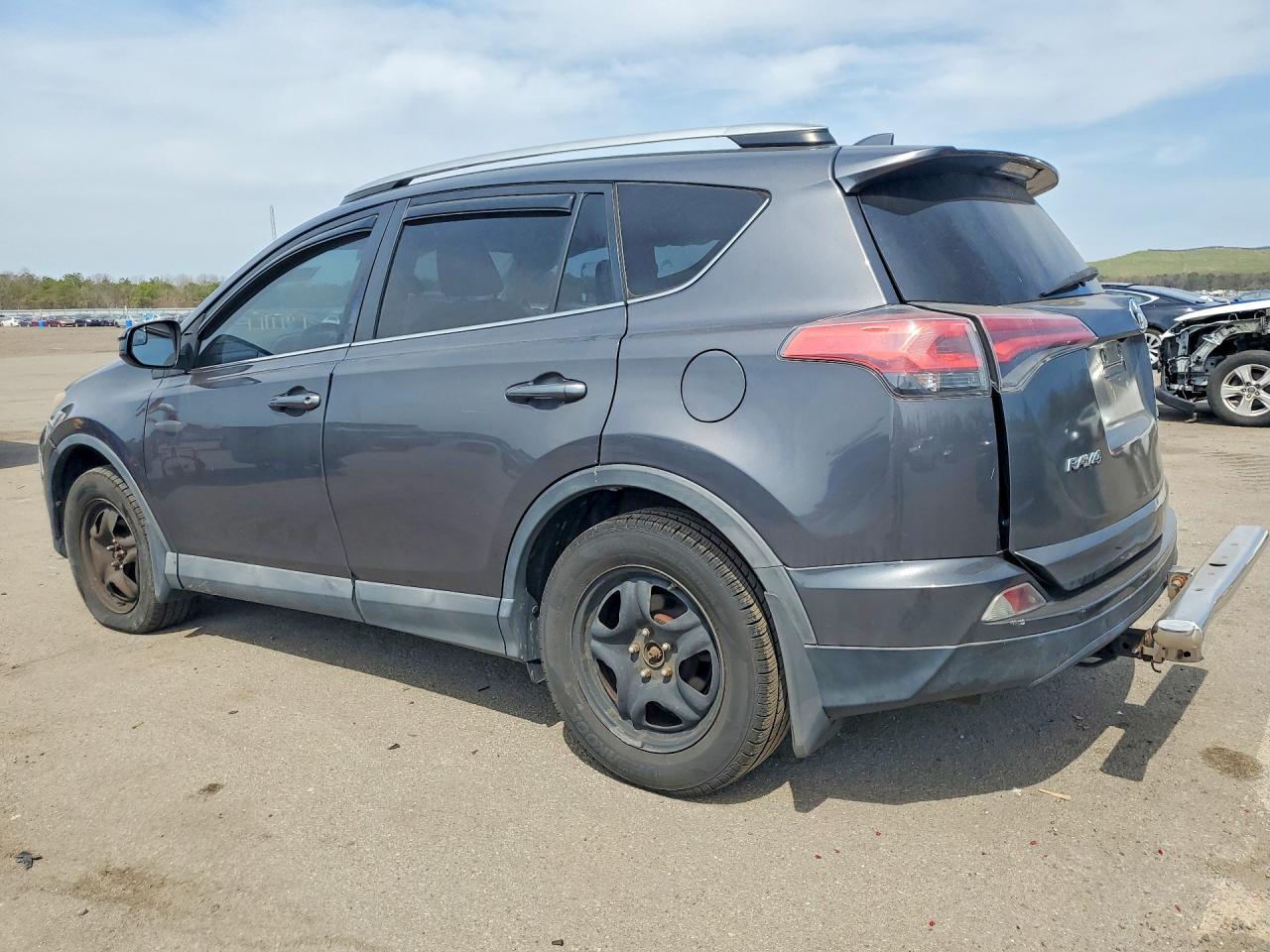 2016 Toyota Rav4 Le - zdjęcie 2