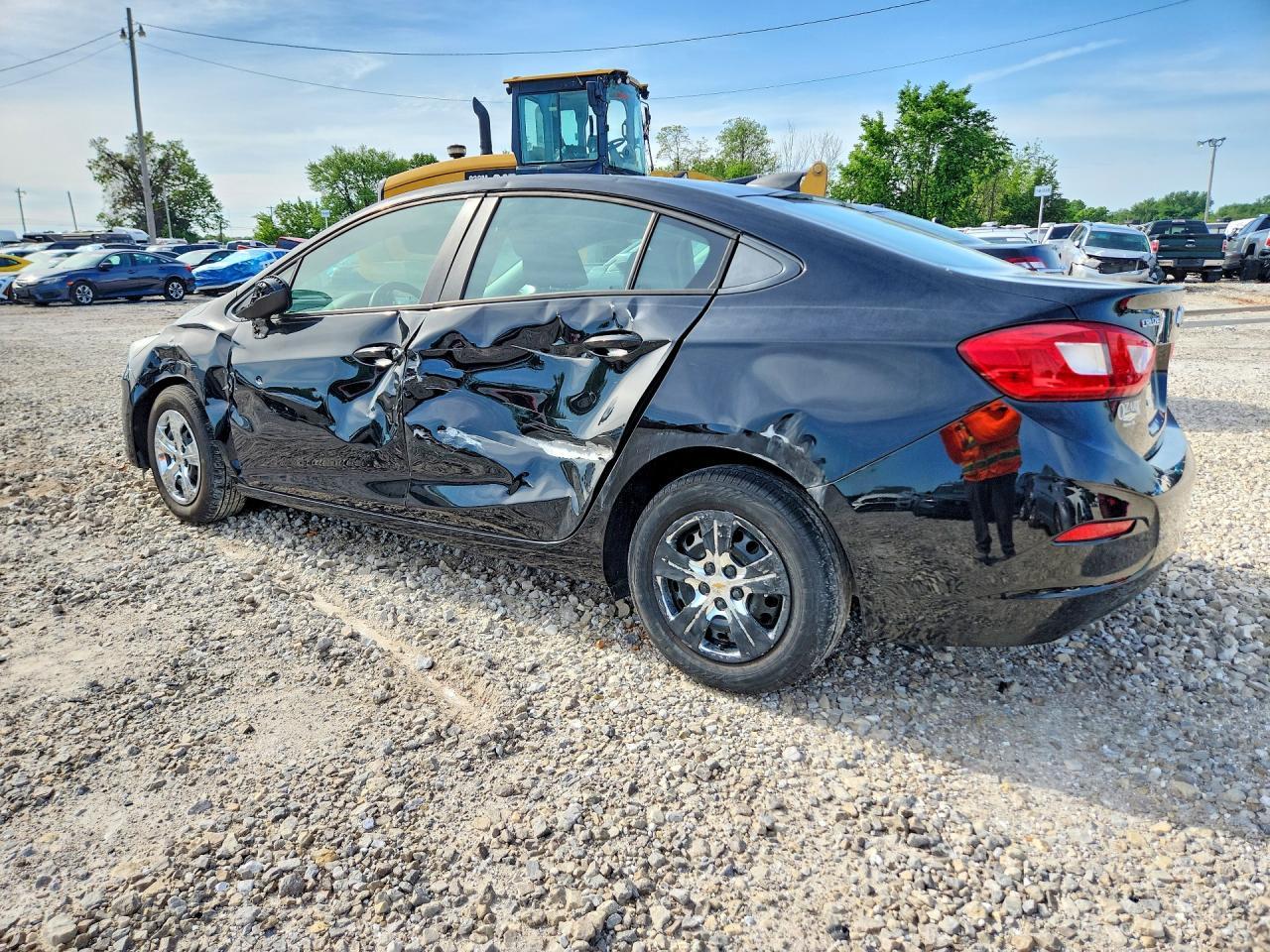 2019 Chevrolet Cruze Ls - zdjęcie 2