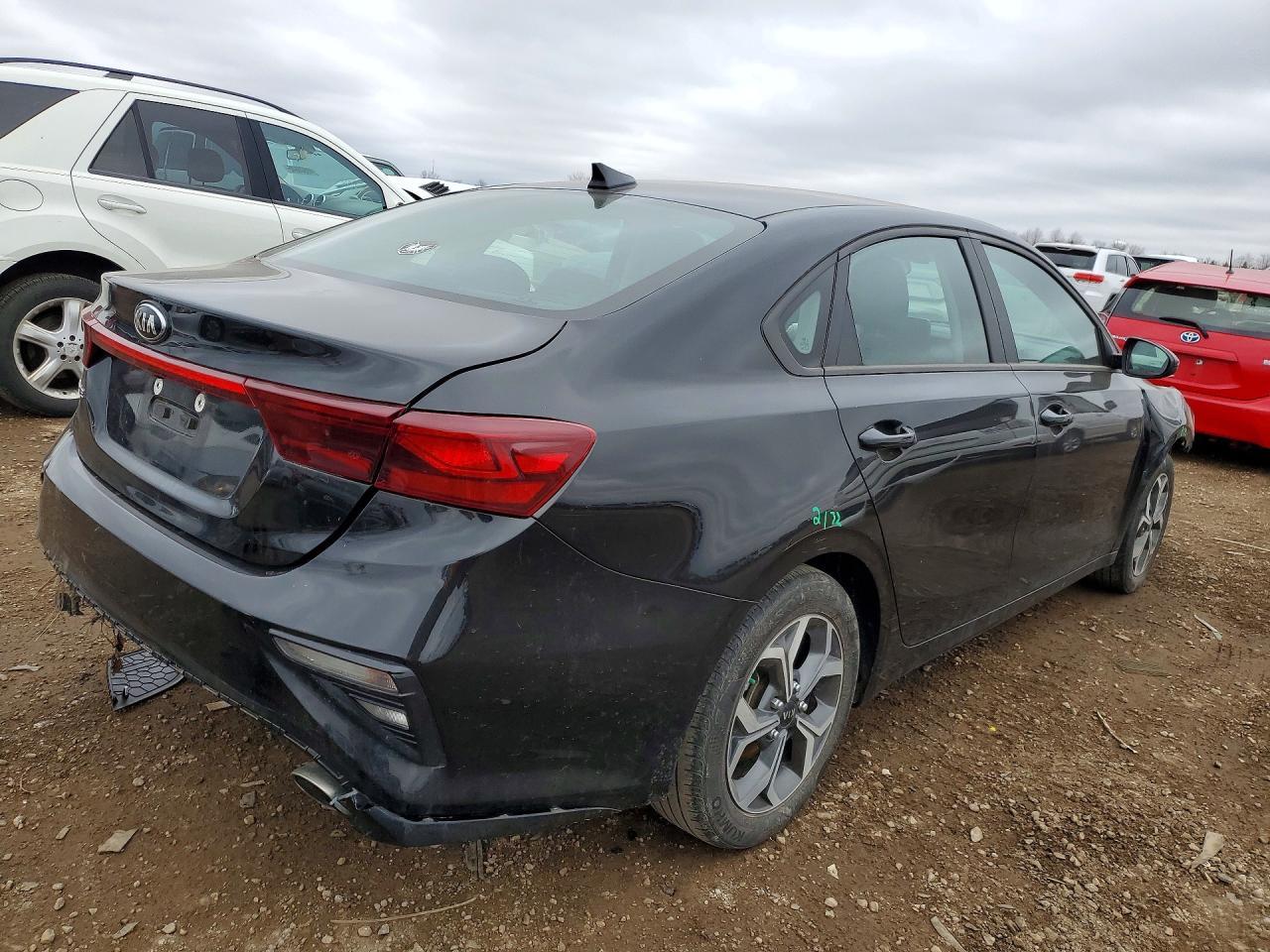 2021 Kia Forte Lxs - zdjęcie 3