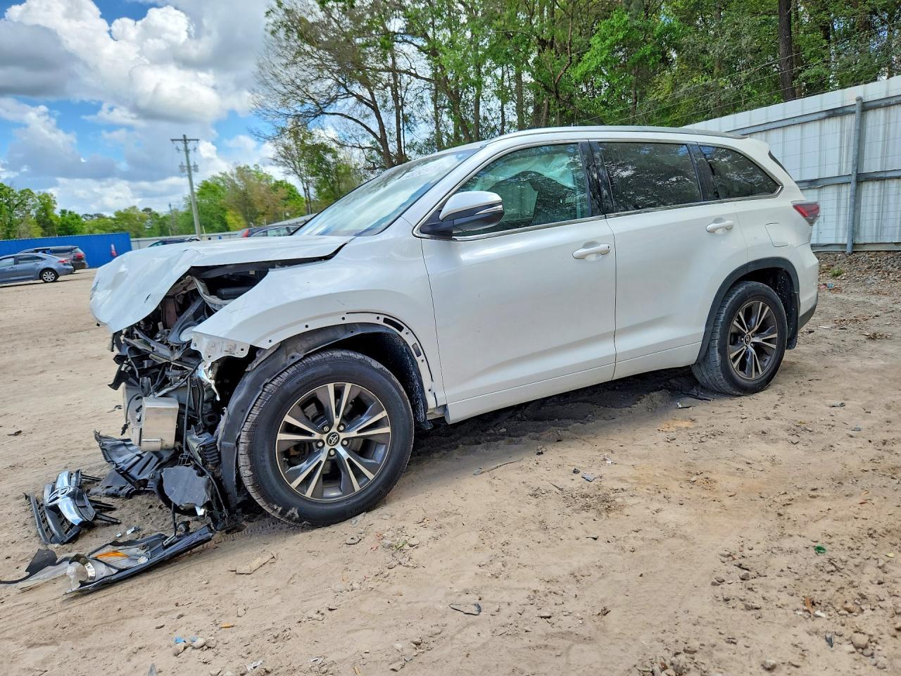 2016 Toyota Highlander Xle - zdjęcie główne
