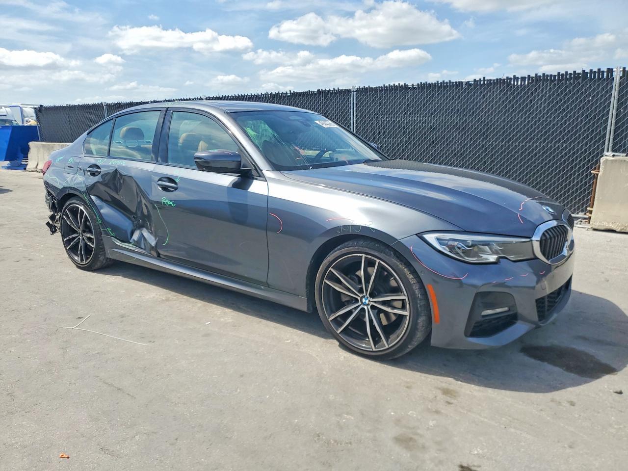2020 BMW 330I - zdjęcie 4