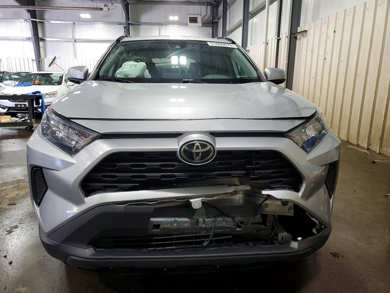 2020 Toyota Rav4 Le - zdjęcie 5