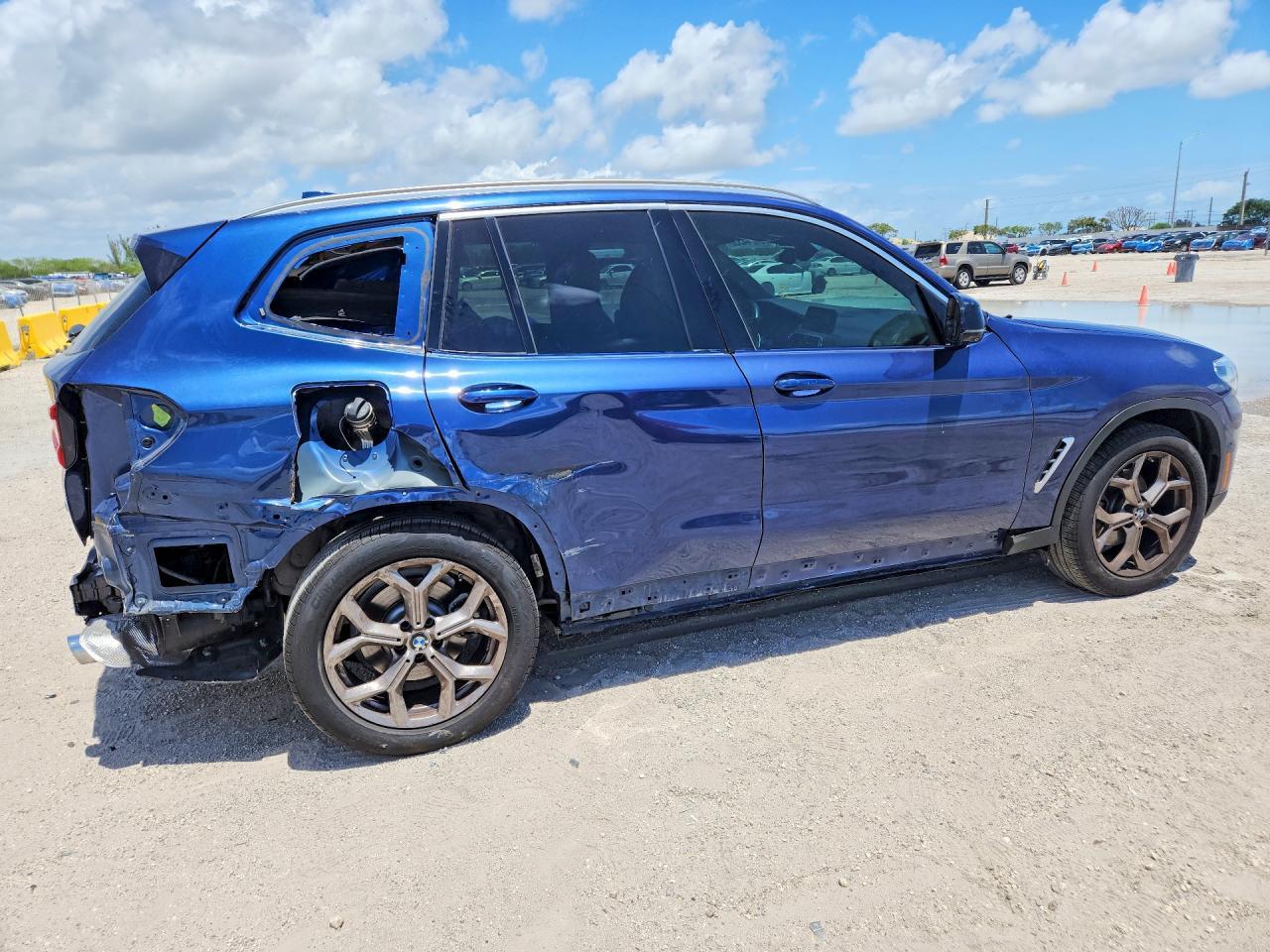 2021 BMW X3 xDrive30I - zdjęcie 3