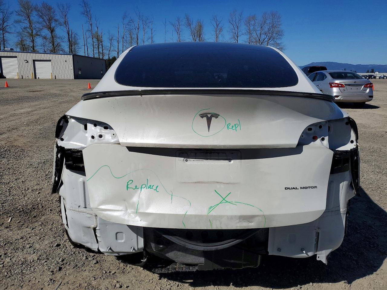 2024 Tesla Model Y - zdjęcie 6