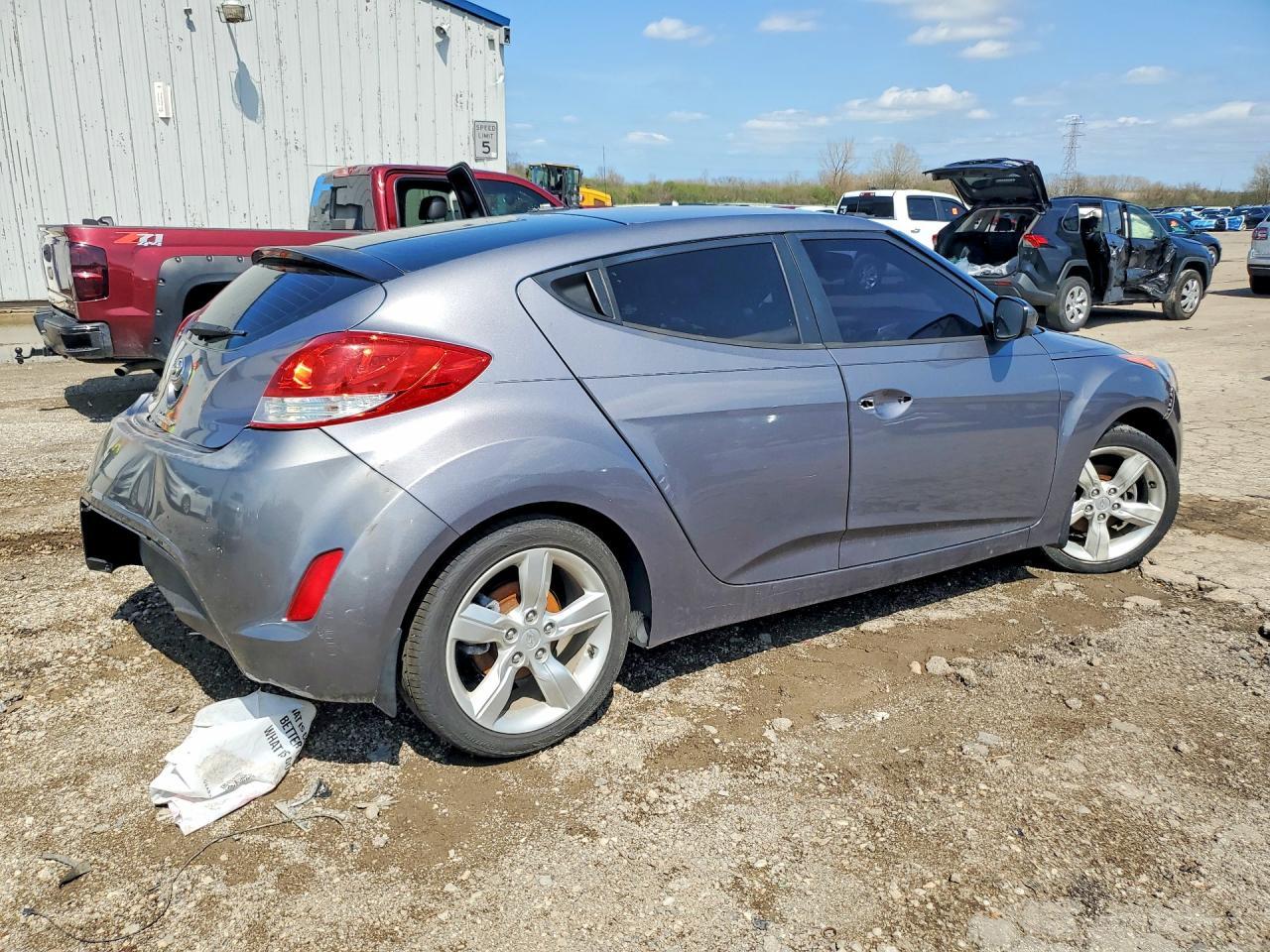 2015 Hyundai Veloster Base - zdjęcie 3