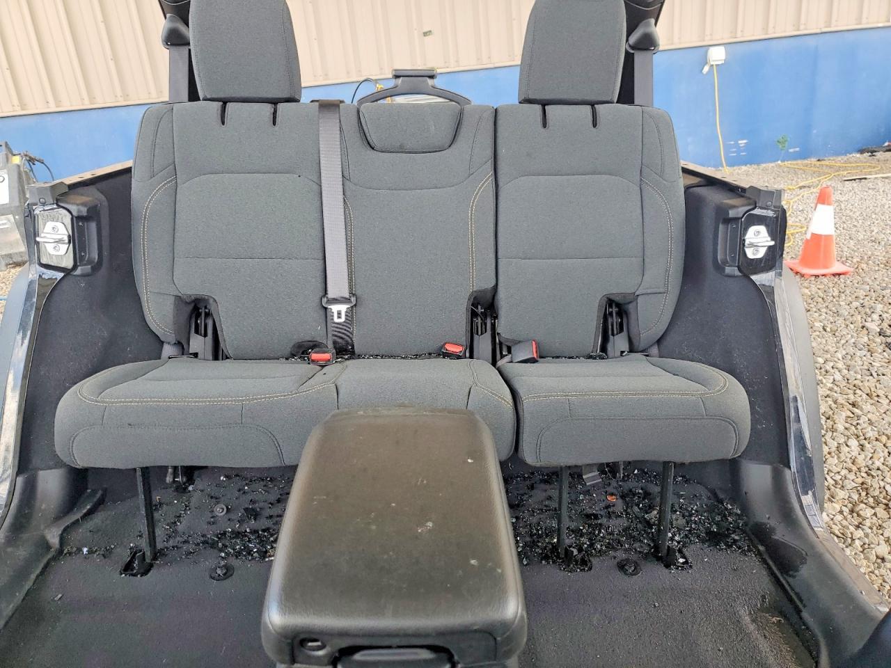 2025 Jeep Wrangler Sport - zdjęcie 10