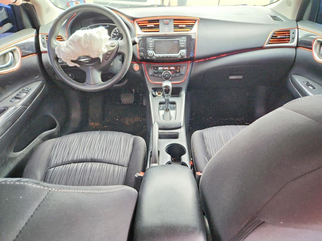 2018 Nissan Sentra Sv - zdjęcie 8