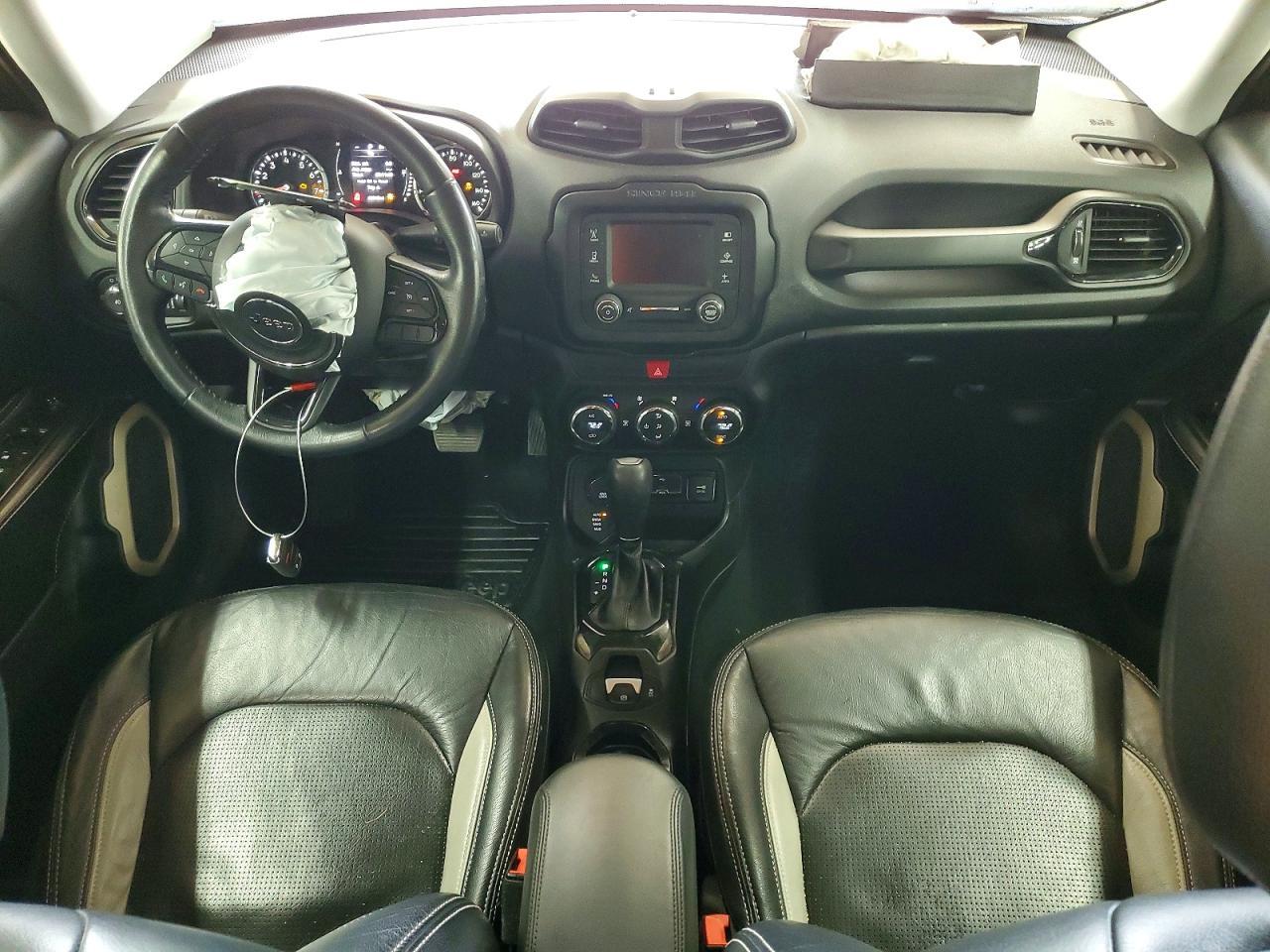 2016 Jeep Renegade Latitude - zdjęcie 8