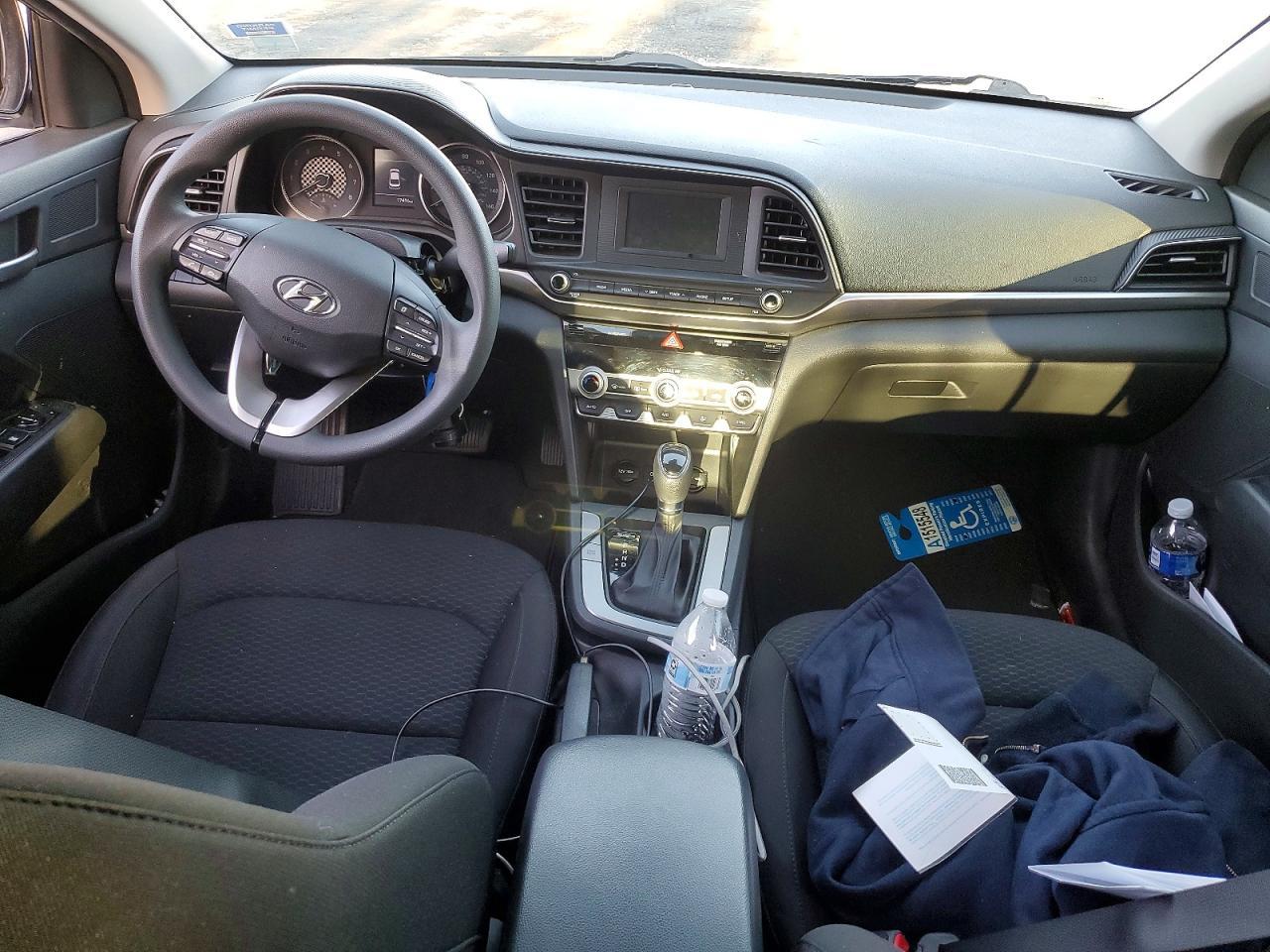 2020 Hyundai Elantra Se - zdjęcie 8