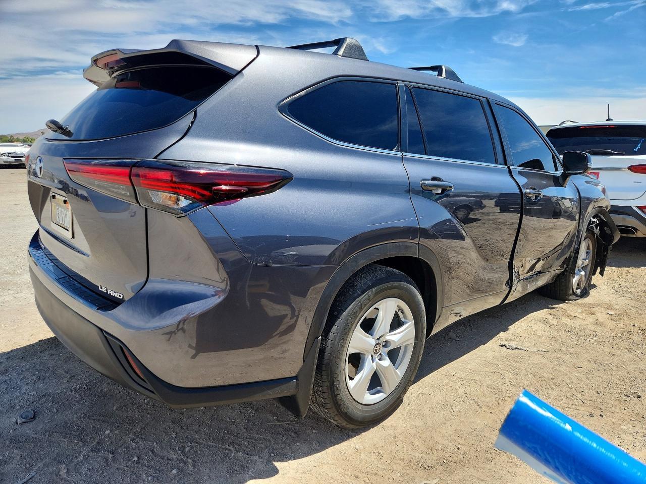 2024 Toyota Highlander Le - zdjęcie 3