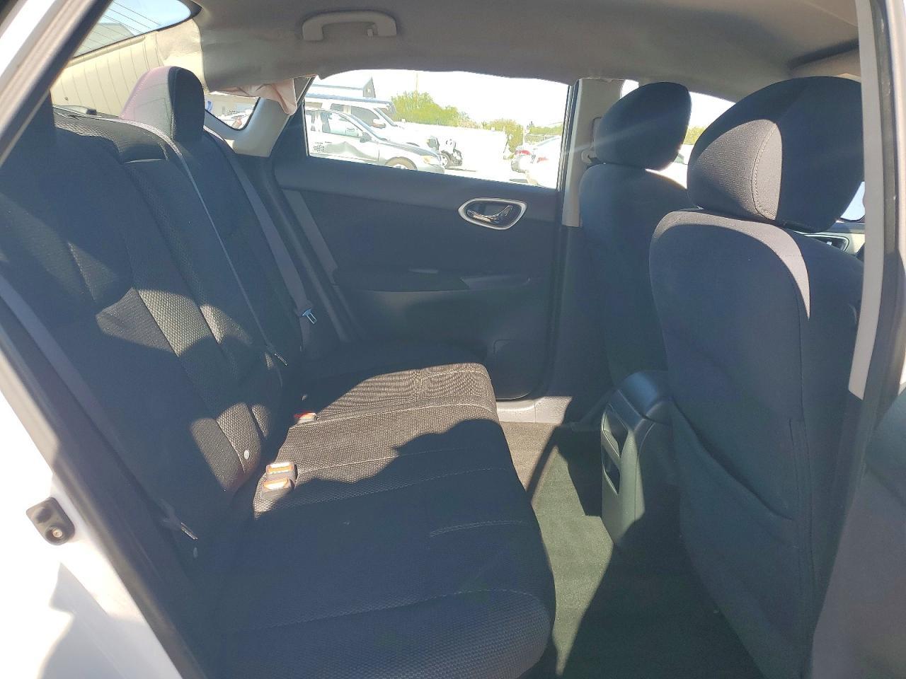 2013 Nissan Sentra S - zdjęcie 10