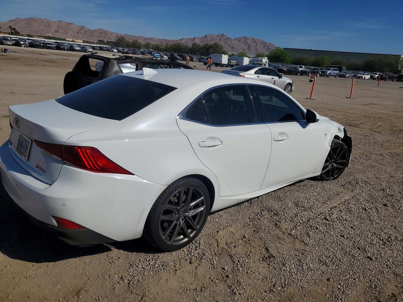 2019 Lexus Is 300 - zdjęcie 3