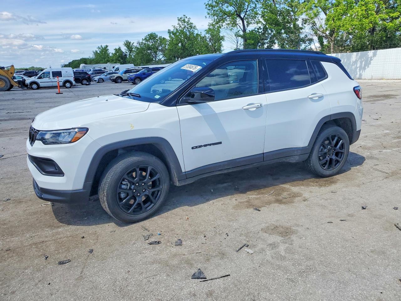2023 Jeep Compass Latitude - zdjęcie główne