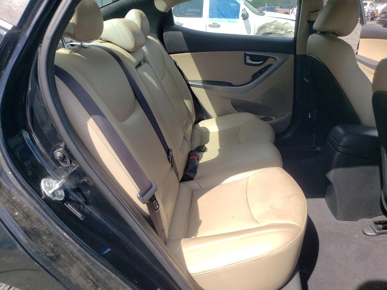 2014 Hyundai Elantra Limited - zdjęcie 10