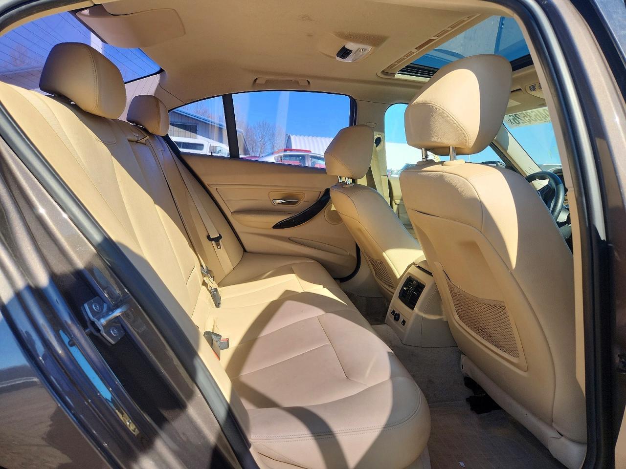 2015 BMW 328 Xi Sulev - zdjęcie 10