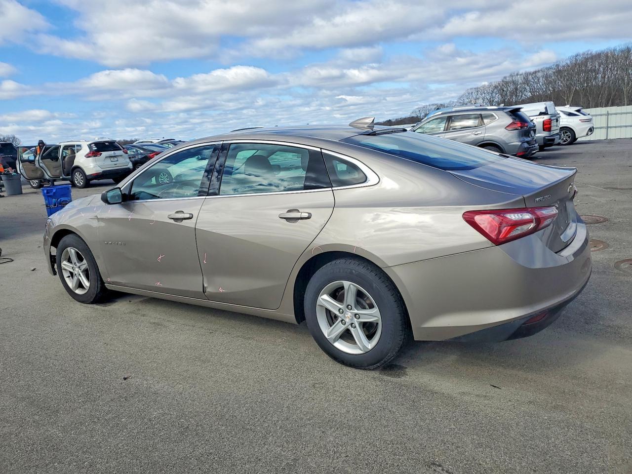 2022 Chevrolet Malibu Lt - zdjęcie 2