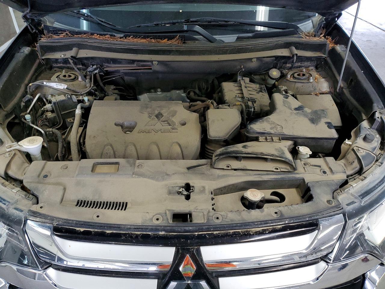 2016 Mitsubishi Outlander Se - zdjęcie 11