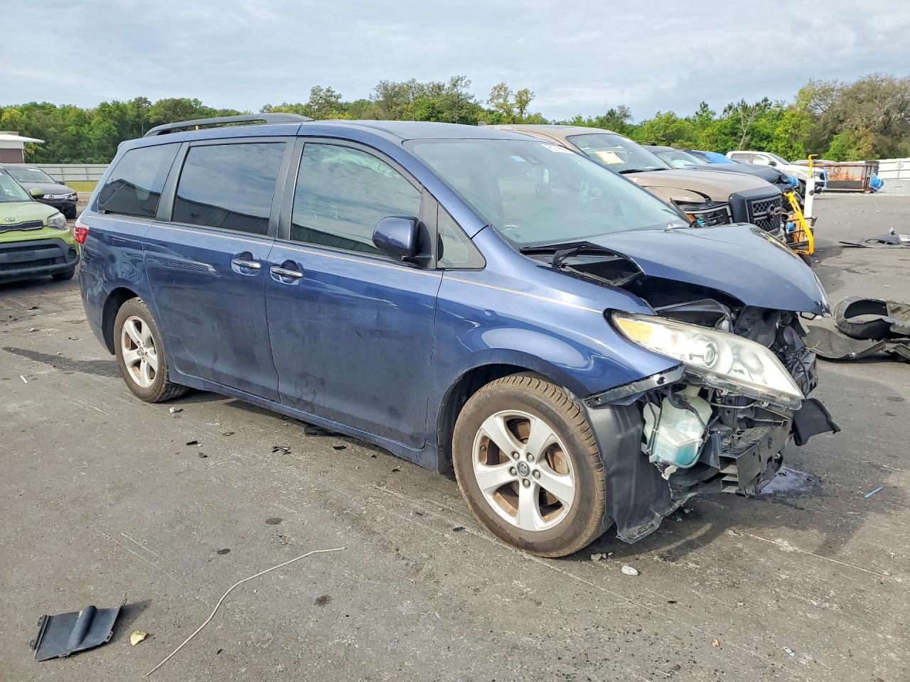 2020 Toyota Sienna Le 8-Passenger - zdjęcie 4