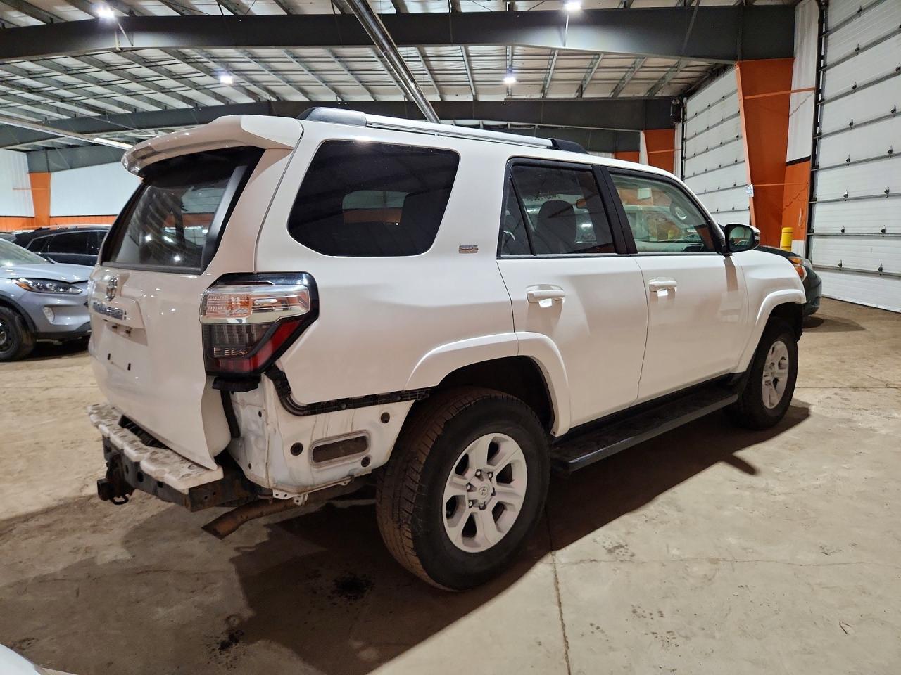 2020 Toyota 4Runner - zdjęcie 3