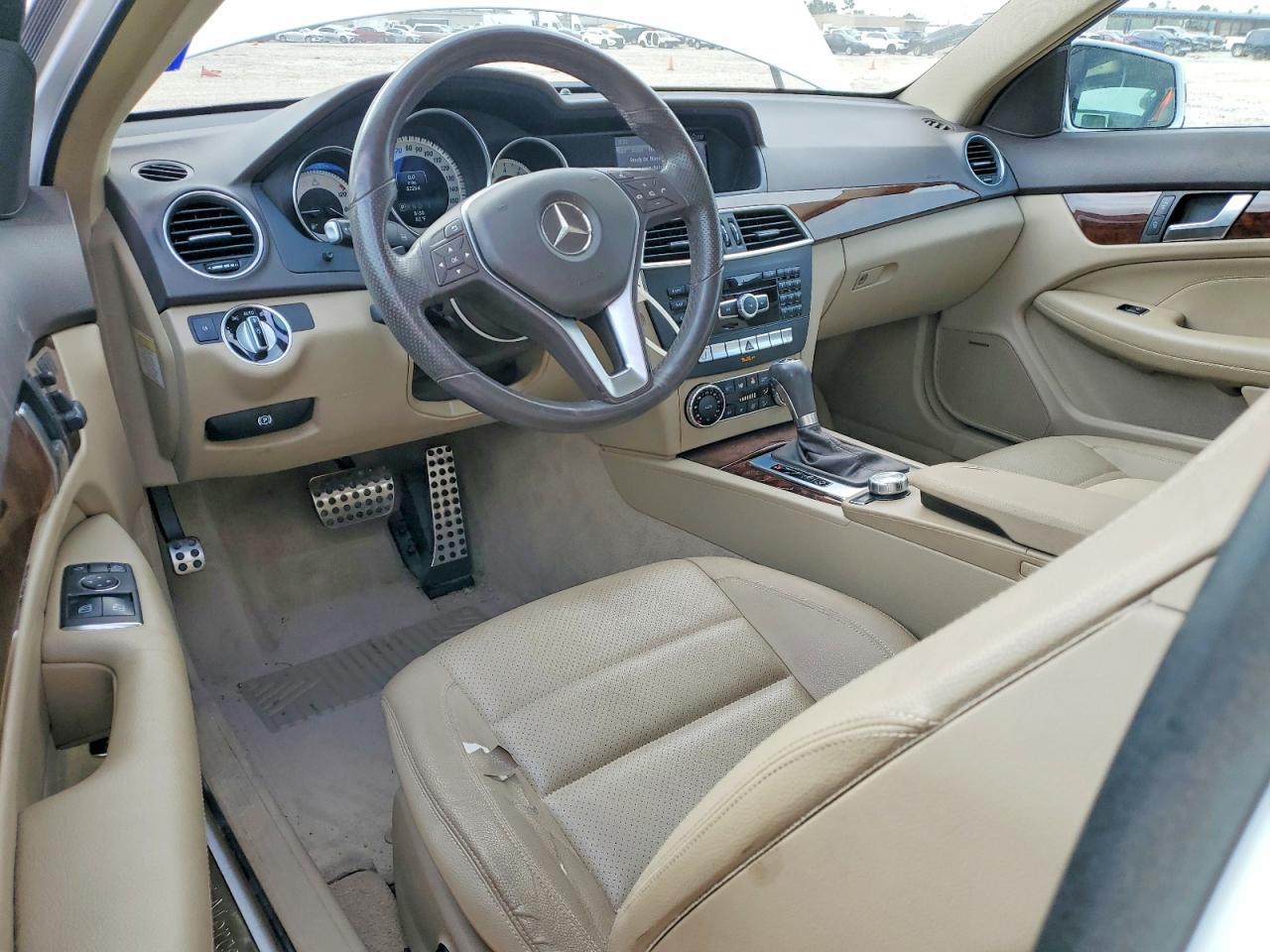 2014 Mercedes-Benz C 250 - zdjęcie 8