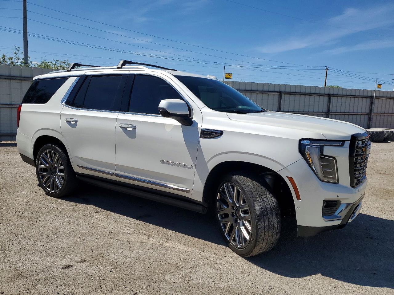 2025 GMC Yukon Denali Ultimate - zdjęcie 4