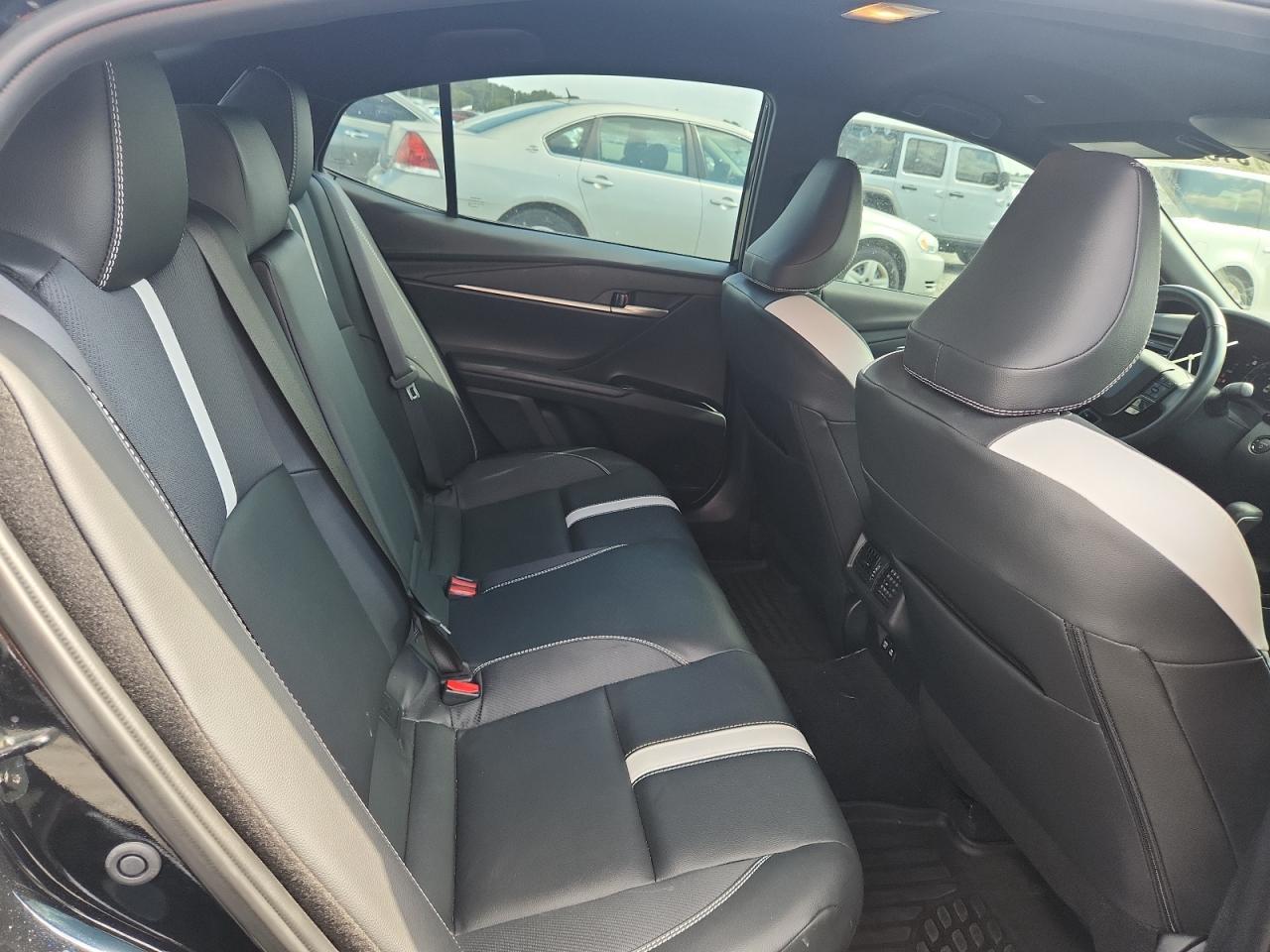 2025 Toyota Camry Se - zdjęcie 10