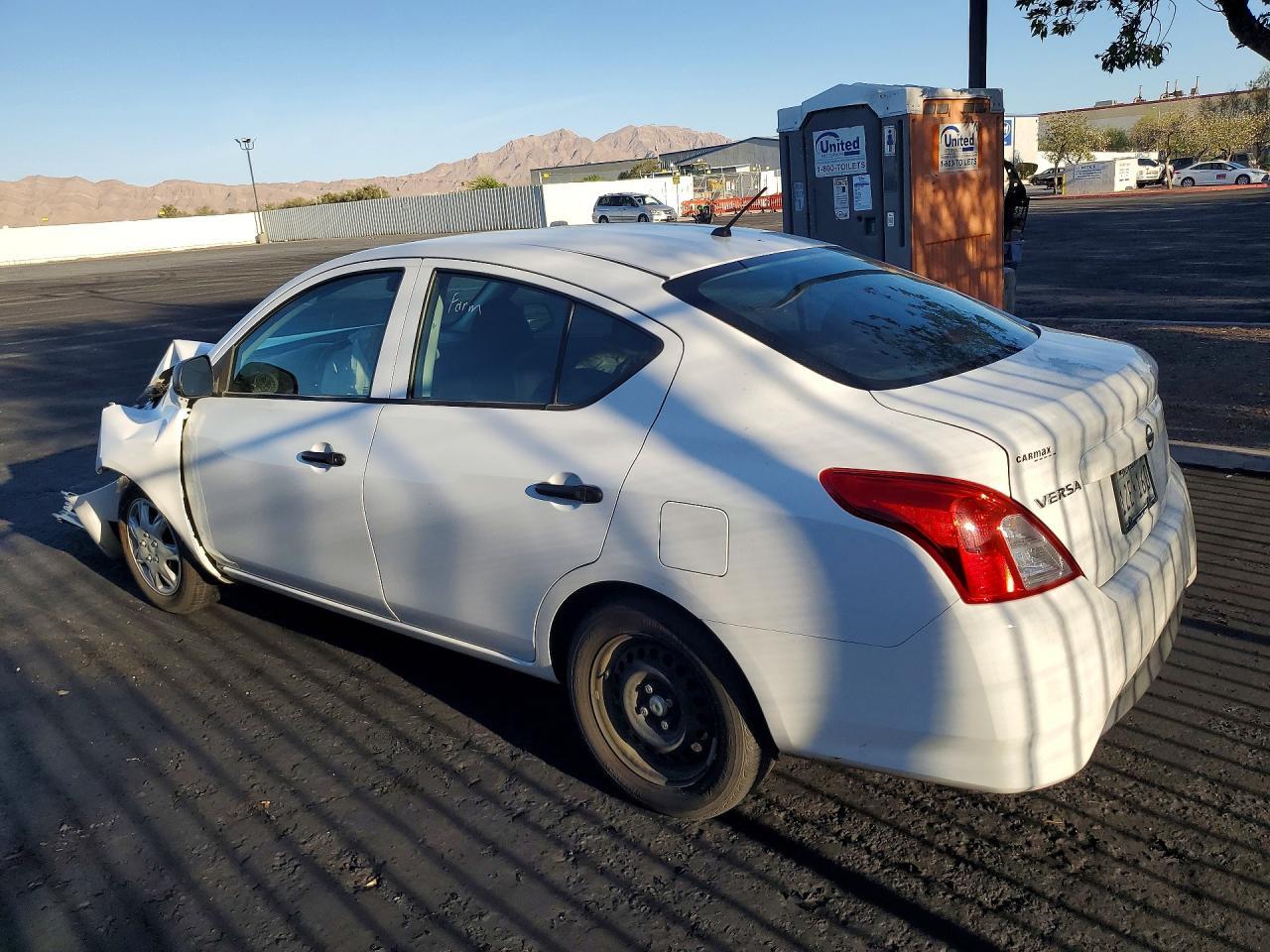 2015 Nissan Versa 1.6 S - zdjęcie 2