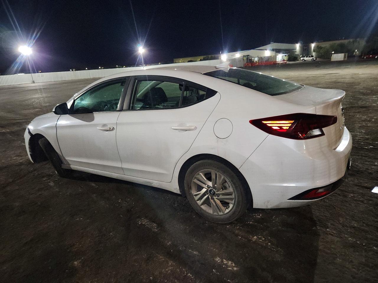 2020 Hyundai Elantra Sel - zdjęcie 2