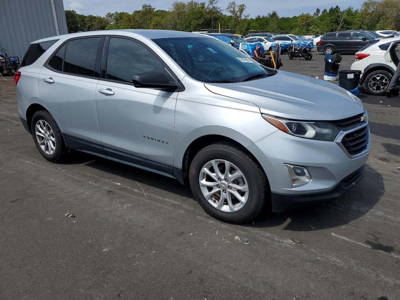 2019 Chevrolet Equinox Ls - zdjęcie 4
