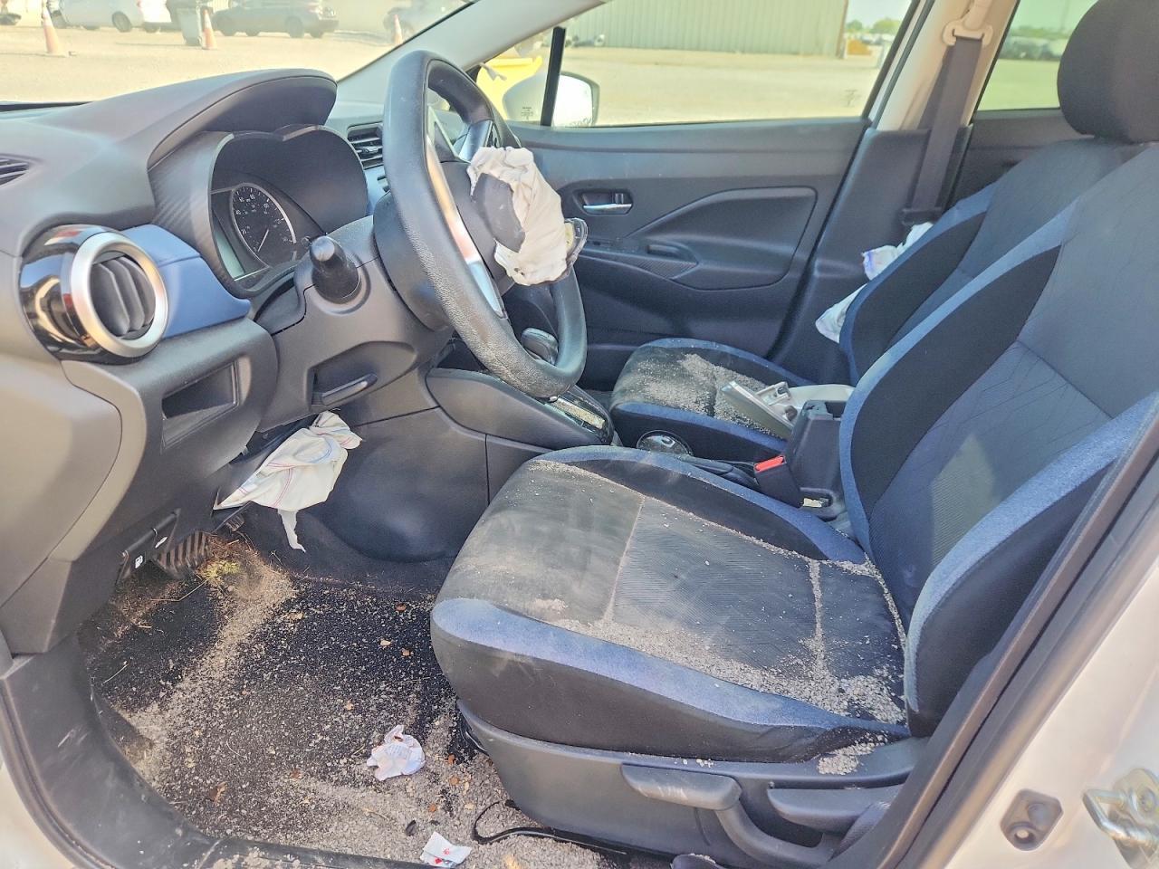 2025 Nissan Versa Sv - zdjęcie 7