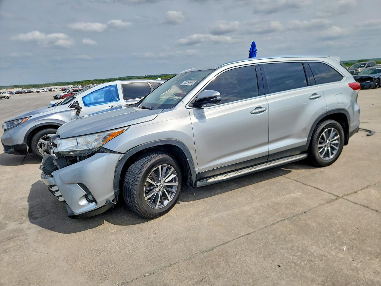 2019 Toyota Highlander Xle - zdjęcie 2